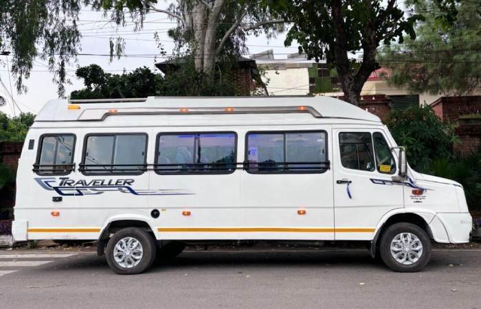 Hire 17 Seater Traveller