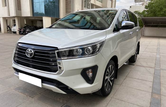 Luxury Crysta Taxi