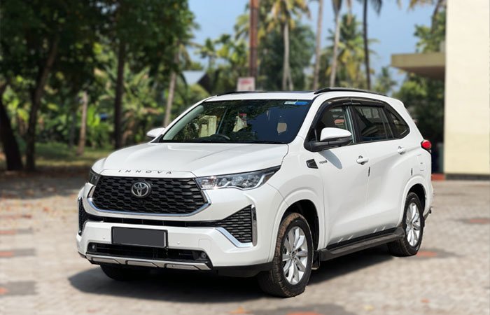 Luxury Innova Hycross