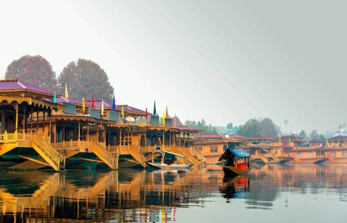 Amritsar to Kashmir 7 Days Snow & Lakes Adventure