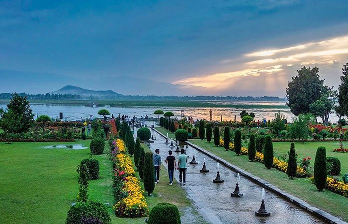 9 Days Kashmir Lakes & Snow Tour–Chandigarh Departure