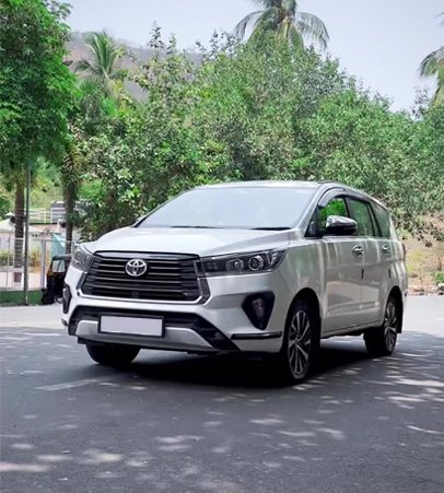 Innova Crysta Cab